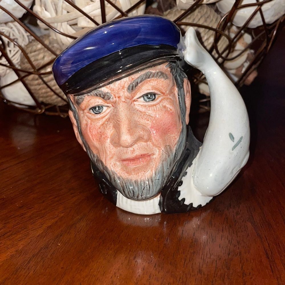 VTG 1958 authentic Doulton Captain Ahan small Toby Mug